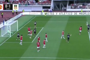 友谊赛曼联0-1负英乙球队 控球62%仅2射正 友谊赛曼联0-1负英乙球队 控球62%仅2射正