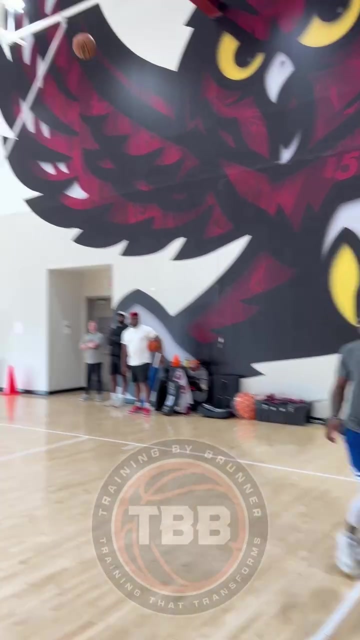 射术精湛！安芬尼·西蒙斯练习三分球：不同位置不同动作出手命中
