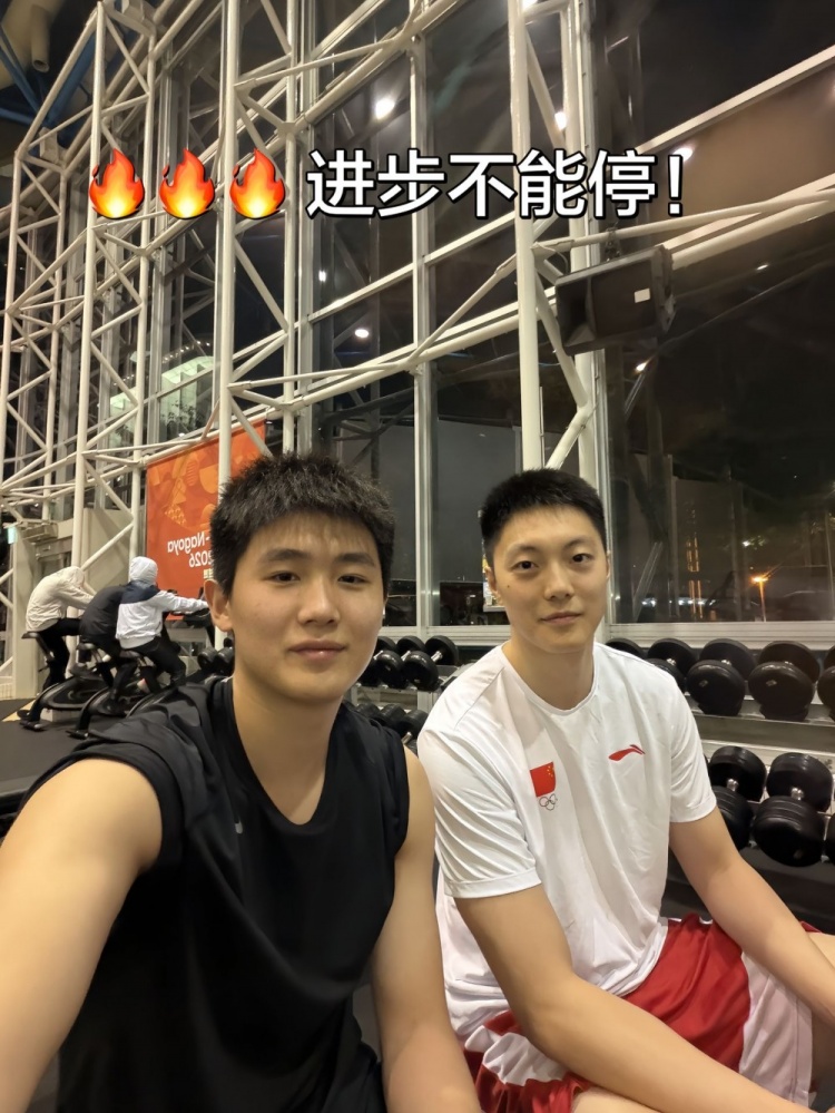 李悦洲晒出与胡明轩、崔永熙在健身房训练照:进步不能停!💪 李悦洲晒出与胡明轩、崔永熙在健身房训练照:进步不能停!💪