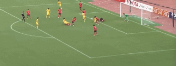 无缘亚运决赛!U23国足1-2韩国U23 王钰栋破门毛伟杰献助攻+伤退 无缘亚运决赛!U23国足1-2韩国U23 王钰栋破门毛伟杰献助攻+伤退
